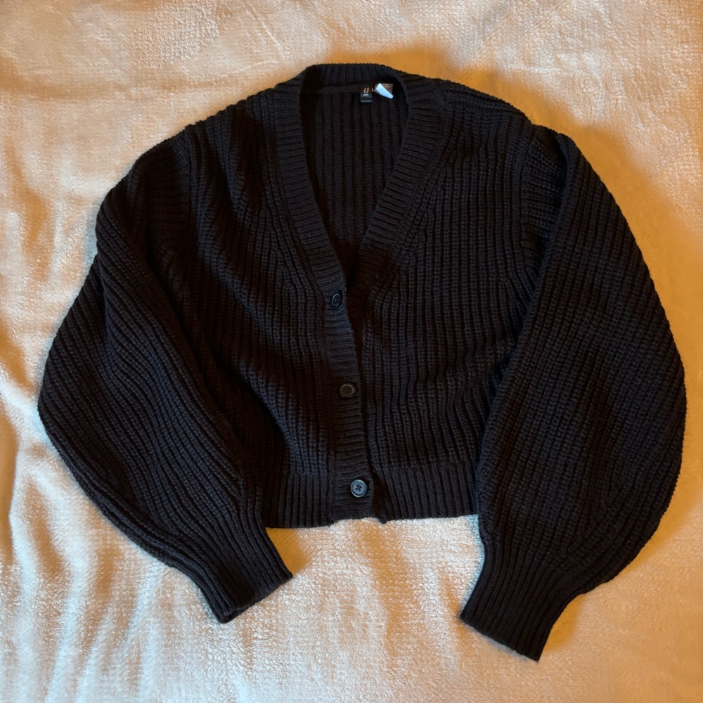 Divided Cropped Knit Button Cardigan